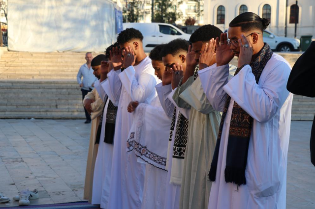 Kale Camii'nde Bayram Coşkusu