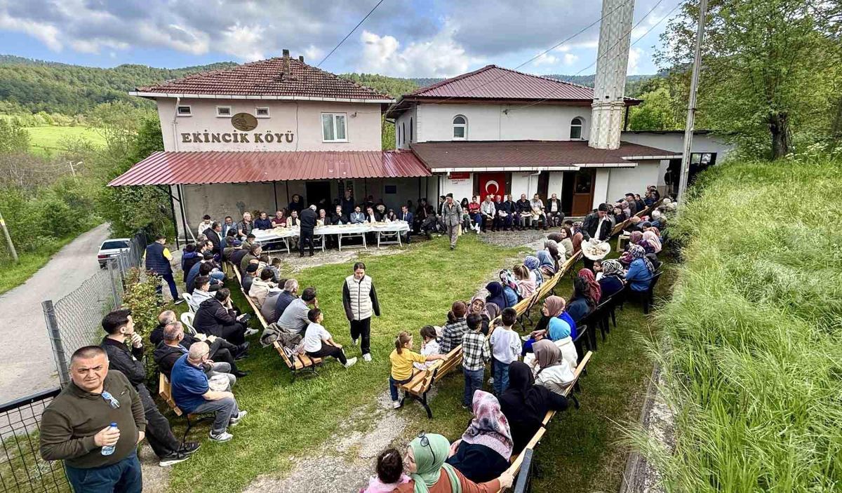 Yüzlerce yıllık bayram geleneği "ziyrat" Ekincik köyünde yaşatılıyor