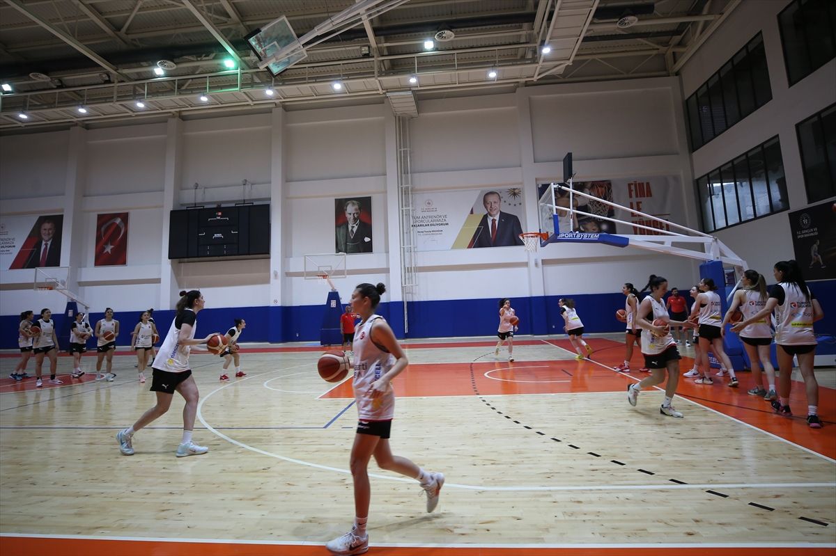 Ümit Kız Basketbol Takımı Kampı