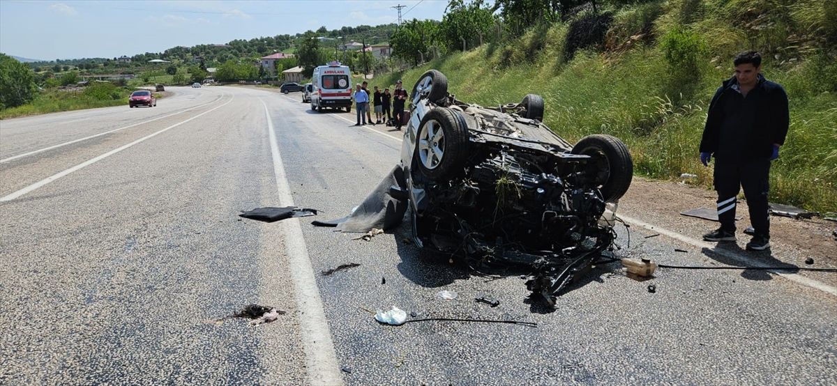 Gölbaşı\'nda Trafik Kazası: 2 Yaralı
