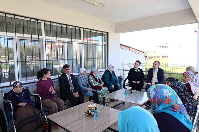 Ağrı Valisi'nden şehit ailesi ve gazilere bayram ziyareti