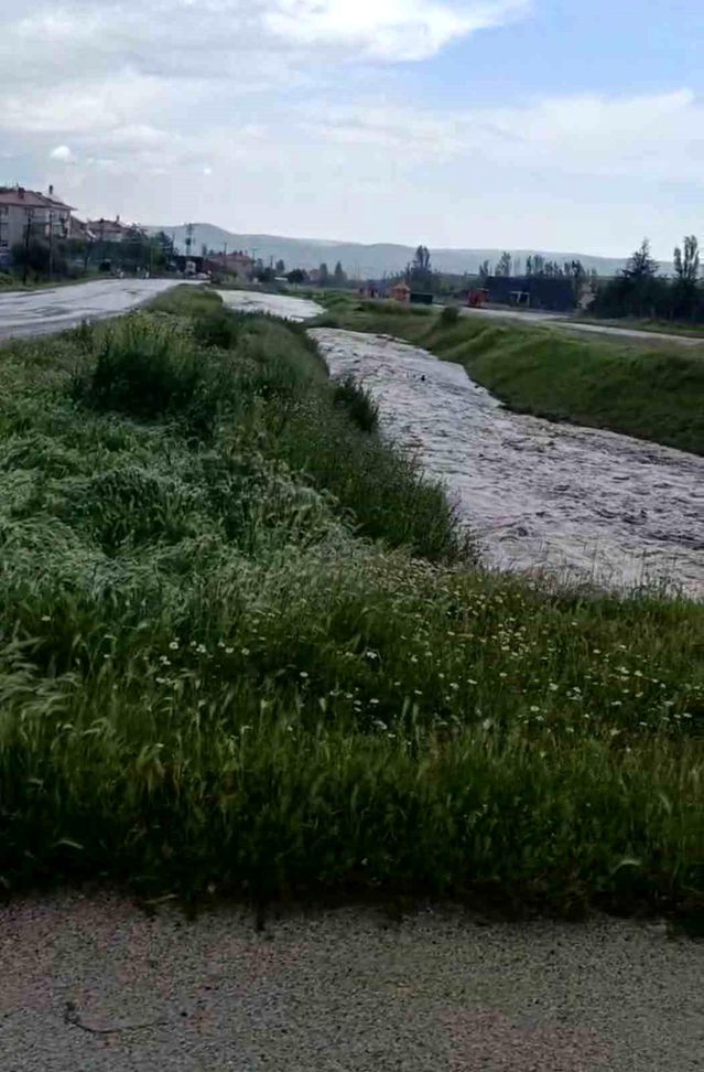 Ankara'da Sağanak Sel Taşkınlarına Neden Oldu