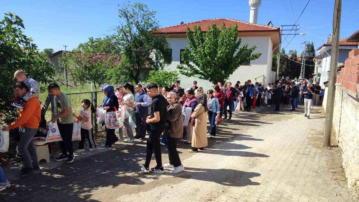 Yüreğil\'de Geleneksel Çörek Derme Bayramı