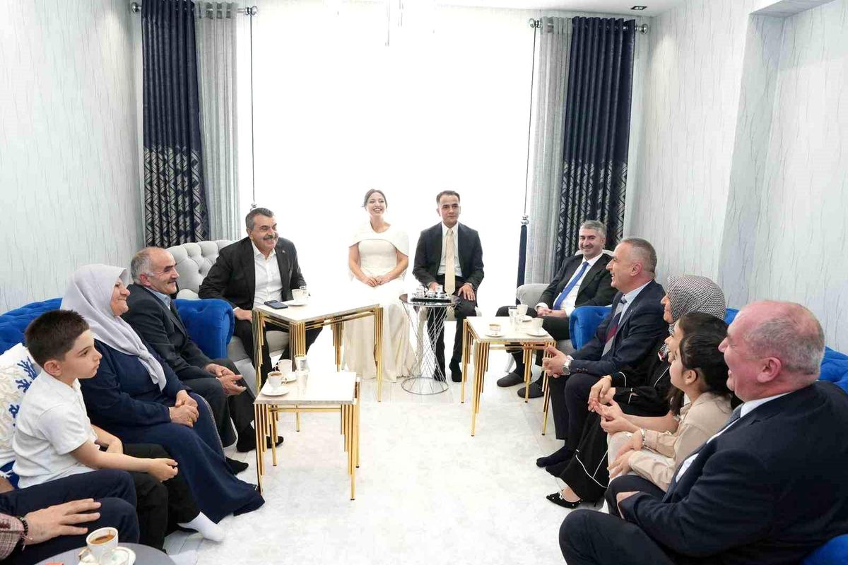 Erzurum\'da Nişan Töreni