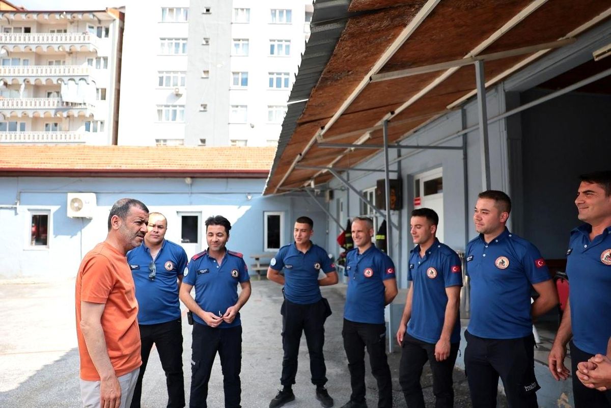 Başkan Çavuşoğlu\'ndan bayram mesaisindeki personele ve hastalara ziyaret