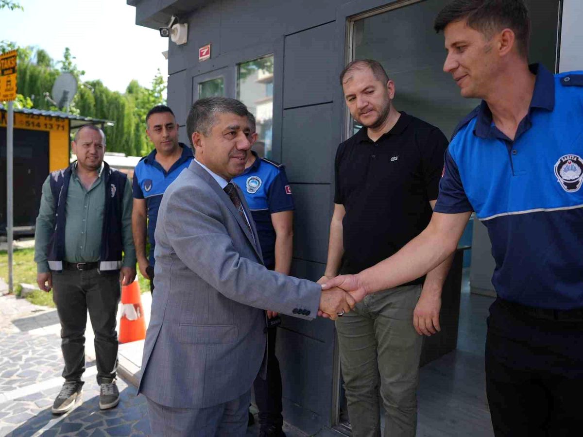 Bayram mesaisindeki zabıta ekiplerine ziyaret