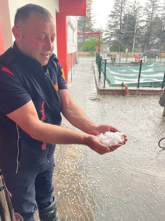 Bayramın ikinci gününde kabus! Edirne'de iş yerlerini su bastı, Bodrum sele teslim oldu