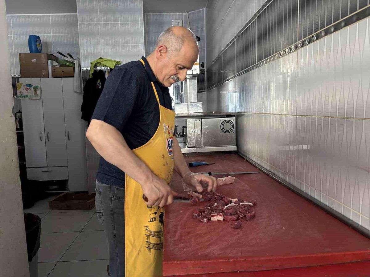 Kurban Bayramı\'nda Kasaplarda Yoğunluk