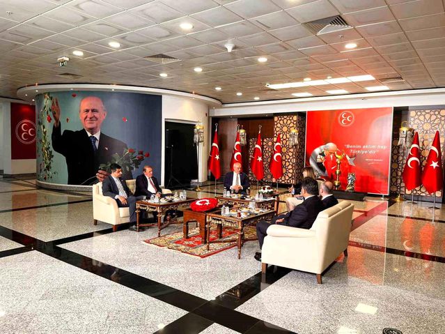 CHP'den MHP'ye Bayram Ziyareti