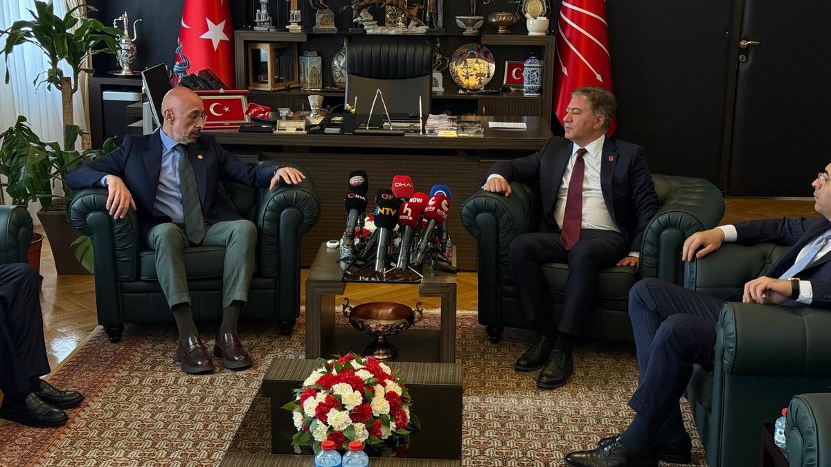 CHP, Bayramda Siyasi Partilerle Bir Araya Geldi