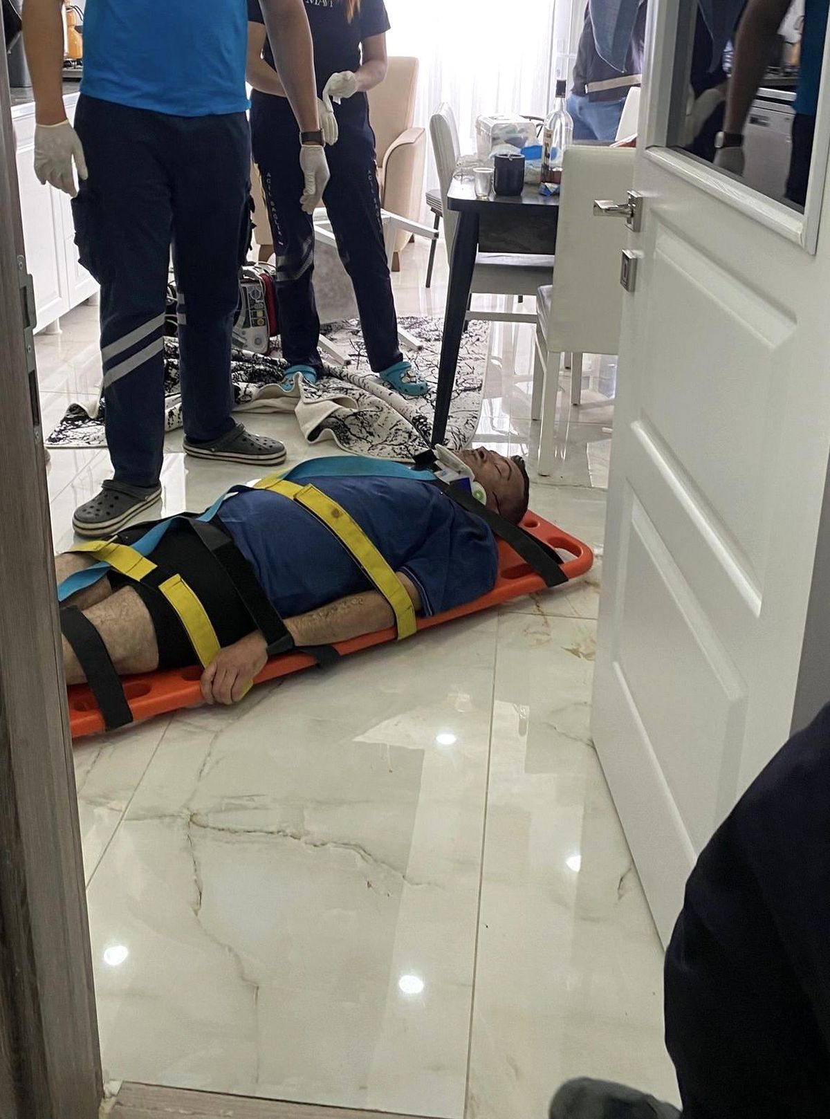 Iğdır\'da Düşen Kişi Hastaneye Kaldırıldı