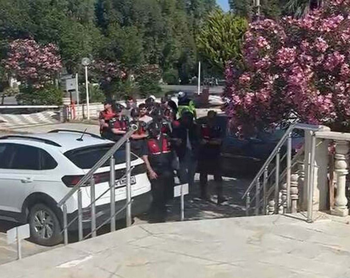 Foça Pazar Yerinde Kavga: 7 Gözaltı