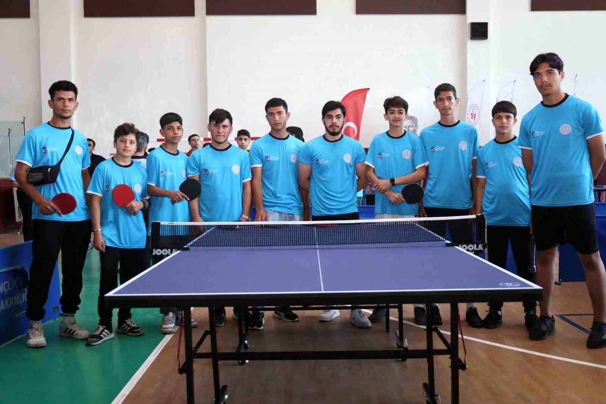 Hatay\'da 600 öğrenci İmam Hatip Spor Oyunlarında ter döktü