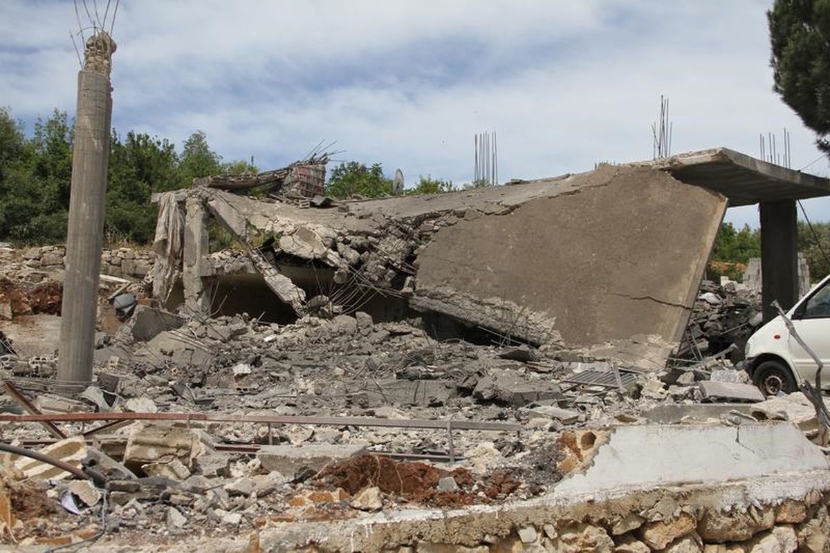 İsrail, Lübnan\'ın Sur Kentine Hava Saldırısı Düzenledi