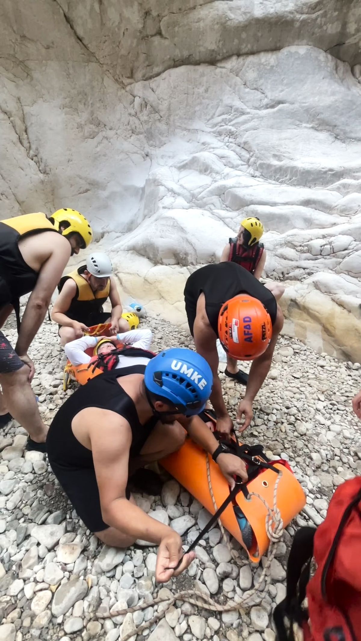 Kemer\'de Turist Kanyonda Mahsur Kaldı