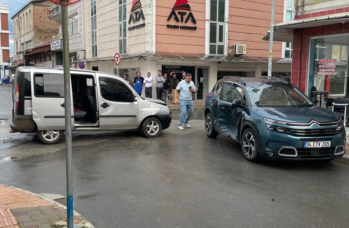 Bafra\'da Trafik Kazası: 7 Yaralı