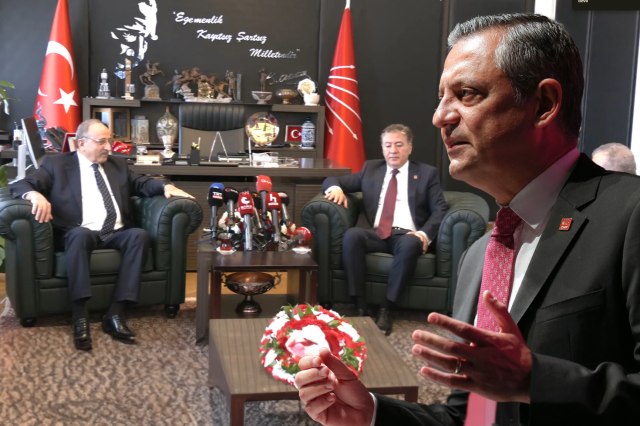 Siyasi partilerde bayramlaşma trafiği! AK Parti ve CHP sürpriz yaptı