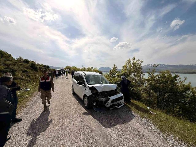 Bitlis'te Trafik Kazası: 6 Yaralı
