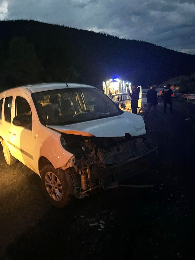 Tokat'ta Trafik Kazası: 8 Yaralı