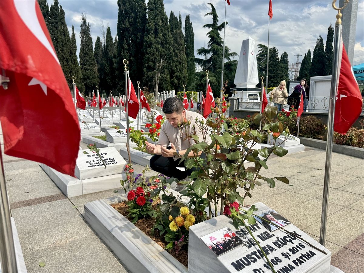 Vali Şahin\'den Kurban Bayramı\'nda Şehitlik Ziyareti