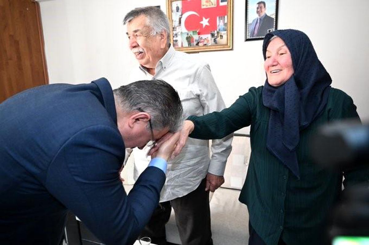 Vali Yılmaz, Şehit Ailesini Bayramda Ziyaret Etti