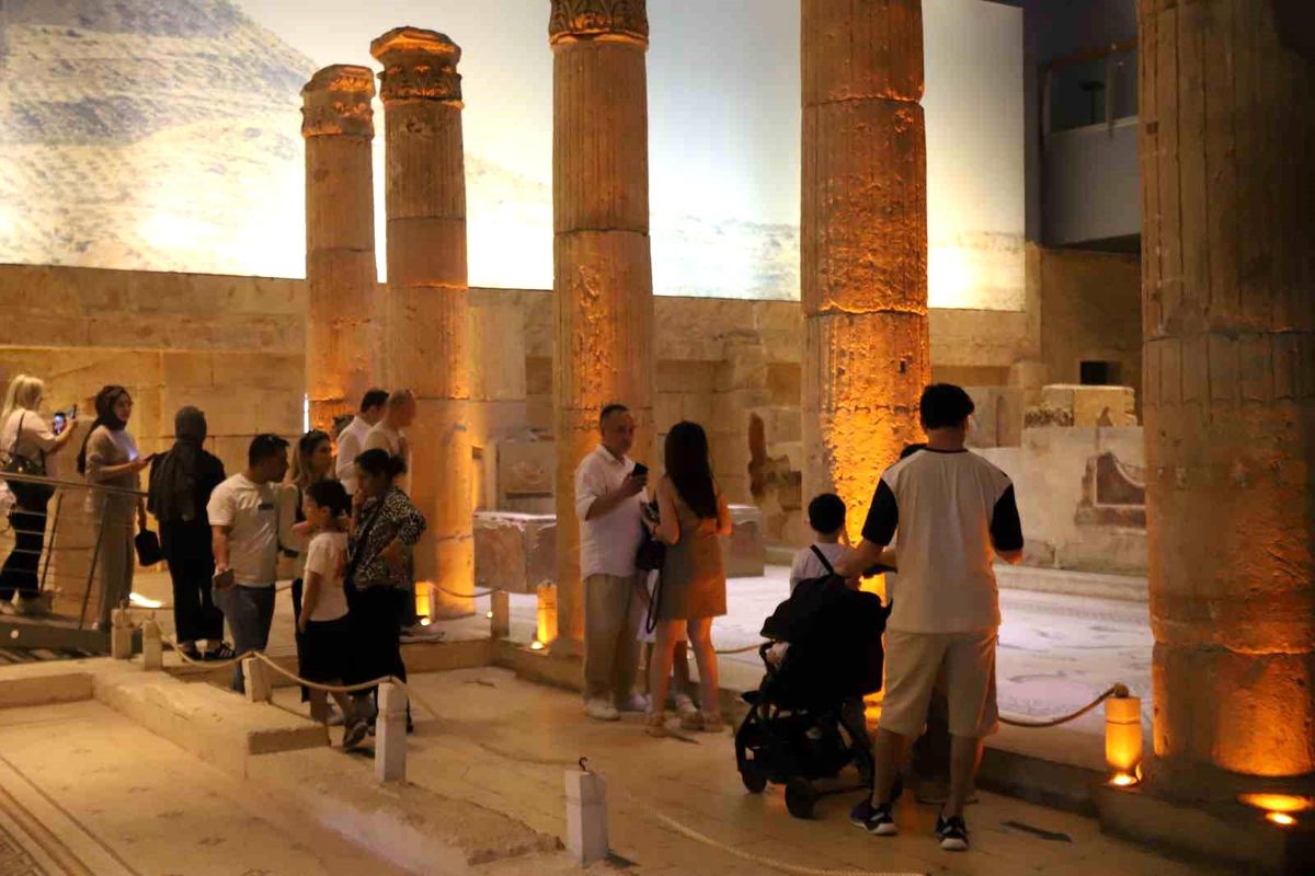 Zeugma Mozaik Müzesi\'ne Bayram Akını