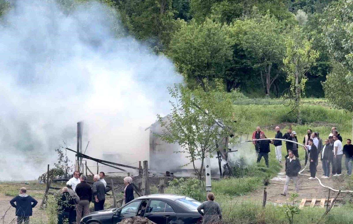 Kastamonu\'da Sobadan Yangın: Ev Kullanılamaz Hale Geldi