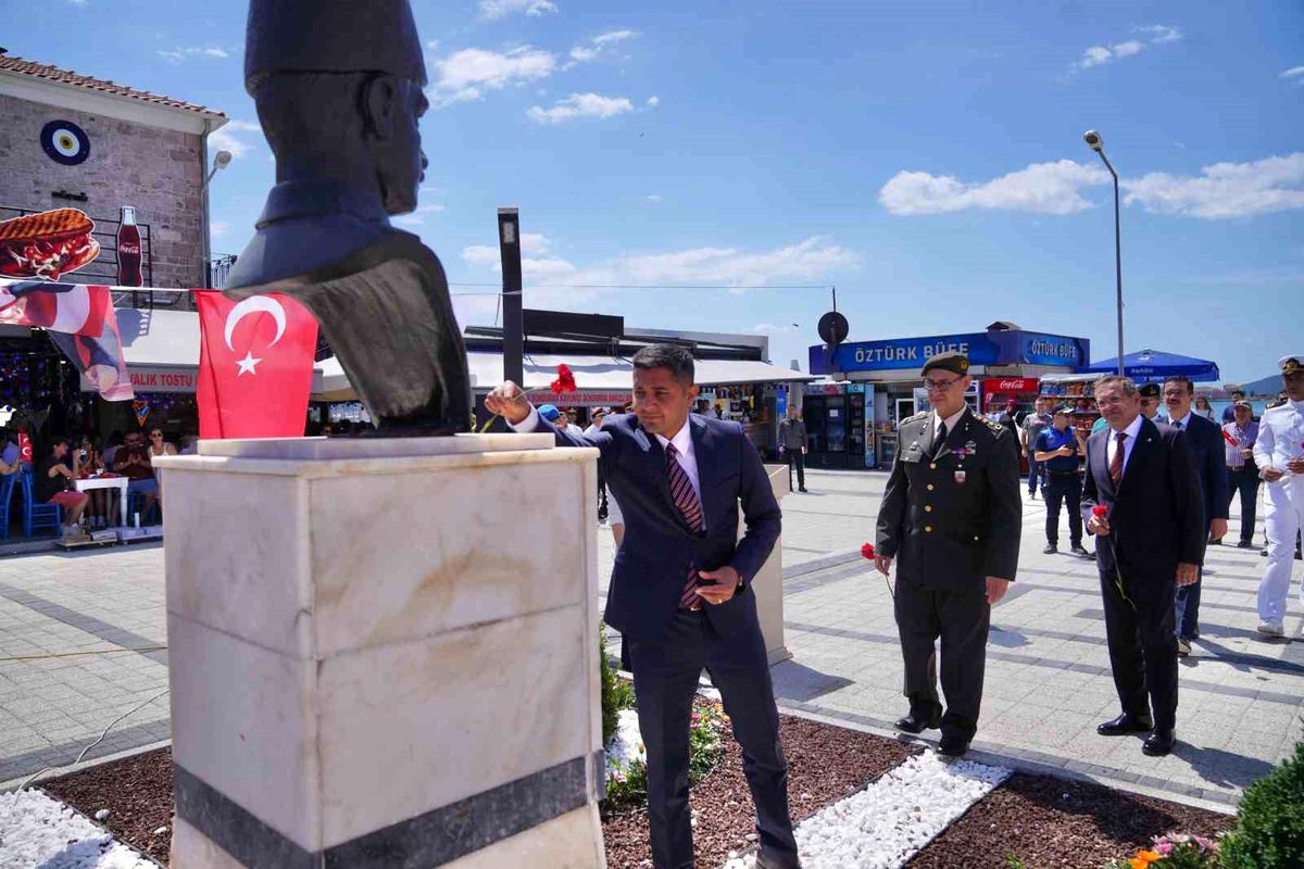Ayvalık\'ta \'İlk Kurşun\'un 107. Yıl Dönümü Törenle Anıldı