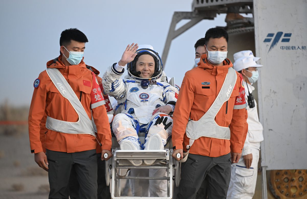 Çin\'in Shenzhou-22 İnişi Başarıyla Gerçekleşti