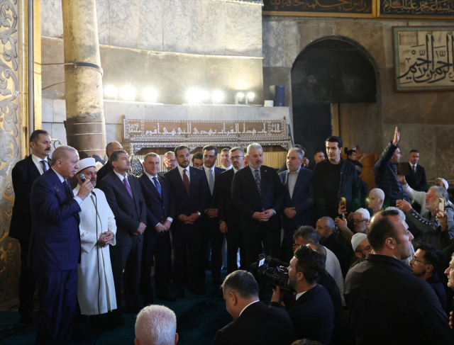Cumhurbaşkanı Erdoğan, Ayasofya'da Kur'an-ı Kerim okudu