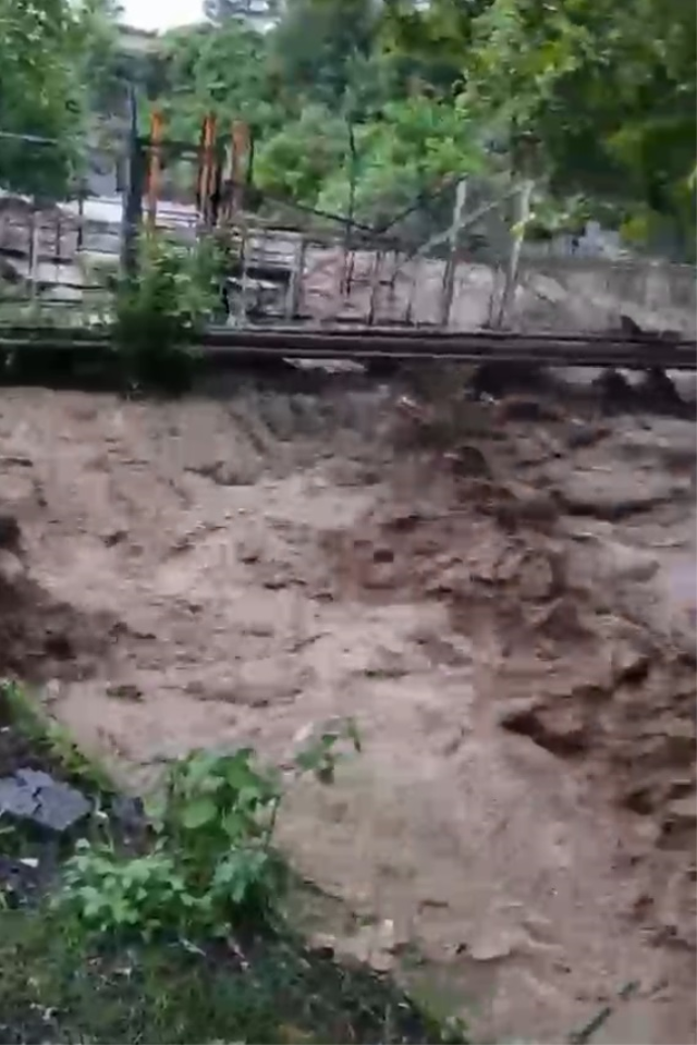 Hatay ve Osmaniye'de Sert Yağışlar