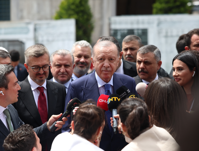 Erdoğan'a lokum ikram edildi, verdiği yanıt dikkat çekti