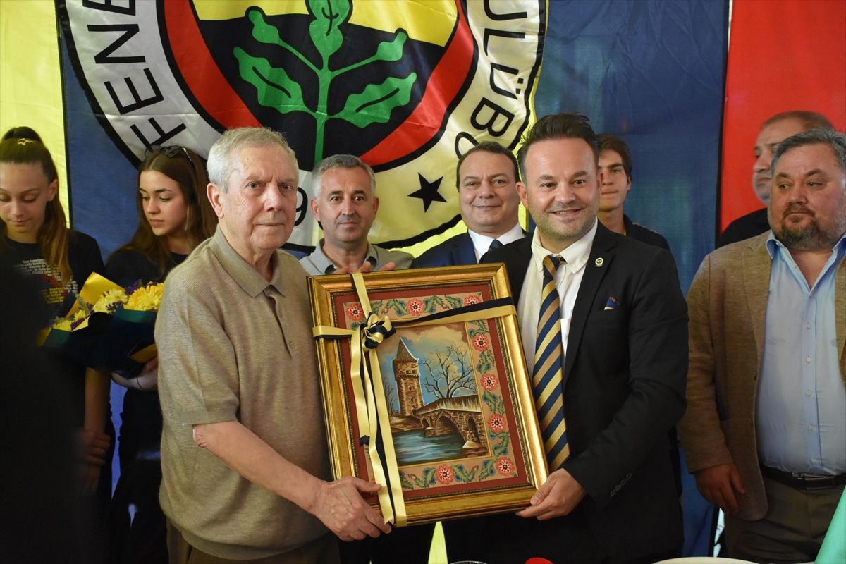 Aziz Yıldırım: Birlik ve Beraberlikle Fenerbahçe Ruhunu Geri Getireceğiz