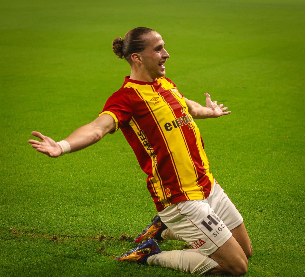 Göztepe ve Galatasaray Transferde Pazarlıkta