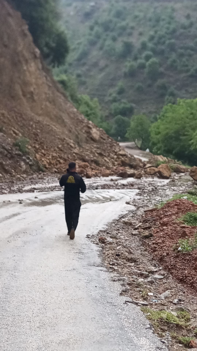 Hatay ve Osmaniye'yi sel vurdu! Evler, yollar ve araçlar zarar gördü