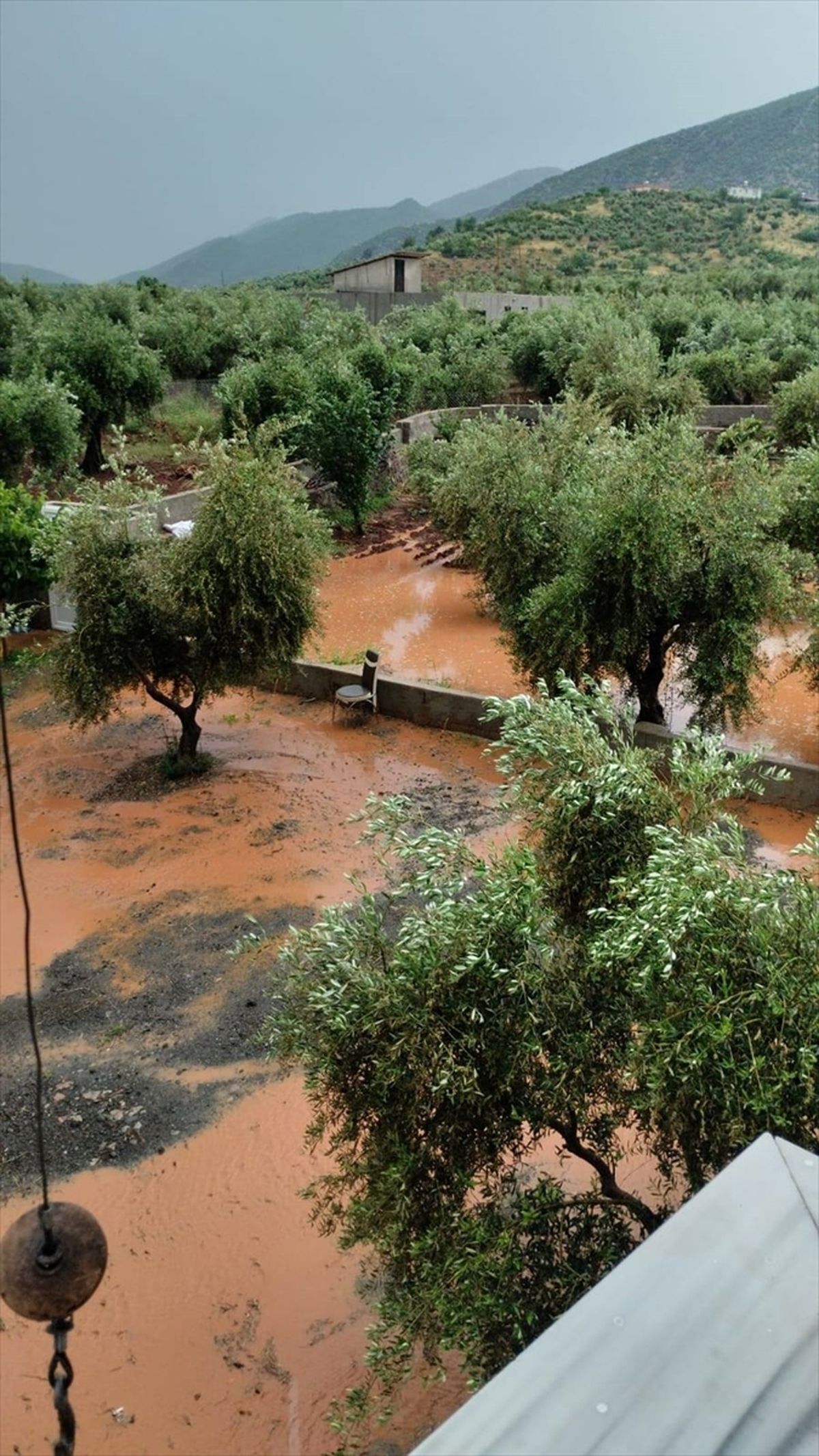 İslahiye\'de Aşırı Yağışta Temizlik Çalışmaları