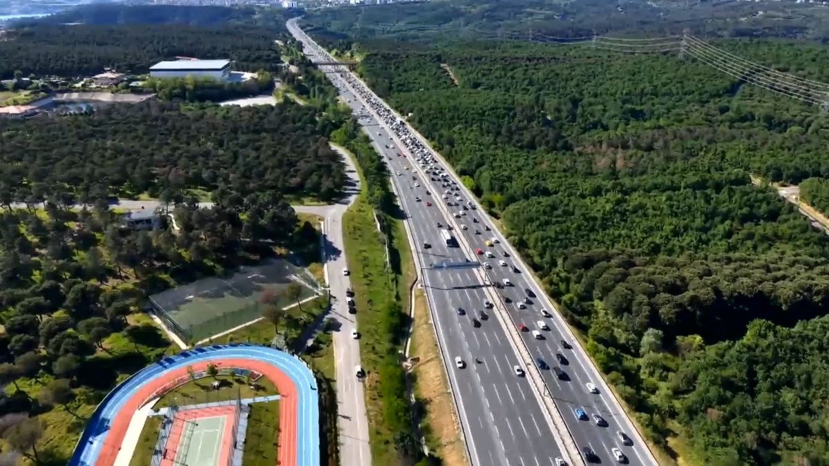 İstanbul\'da Bayram Dönüşünde Trafik Yoğunluğu