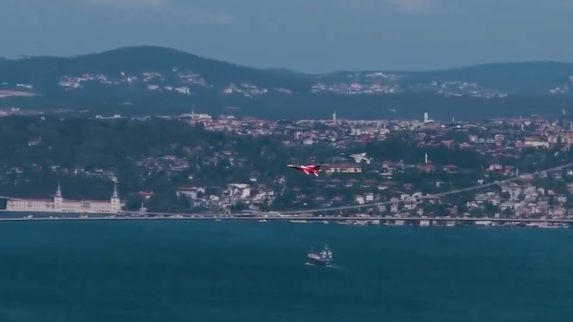 İstanbul semalarında HÜRJET'TEN nefes kesen şov