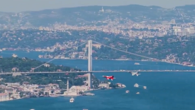 İstanbul semalarında HÜRJET'TEN nefes kesen şov