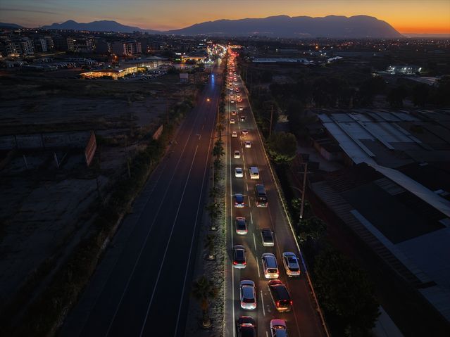 Tatil Dönüşünde İzmir-Ankara Yolunda Yoğunluk