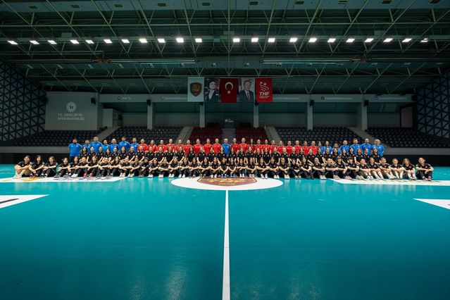 Kadın Hentbol Takımları Ankara'da Kamp Yapıyor