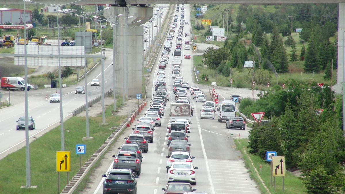 Kırıkkale\'de Kurban Bayramı\'nda Trafik Yoğunluğu