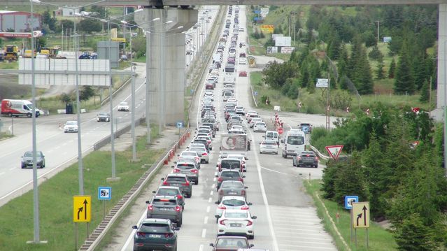 Kırıkkale'de Kurban Bayramı'nda Trafik Yoğunluğu
