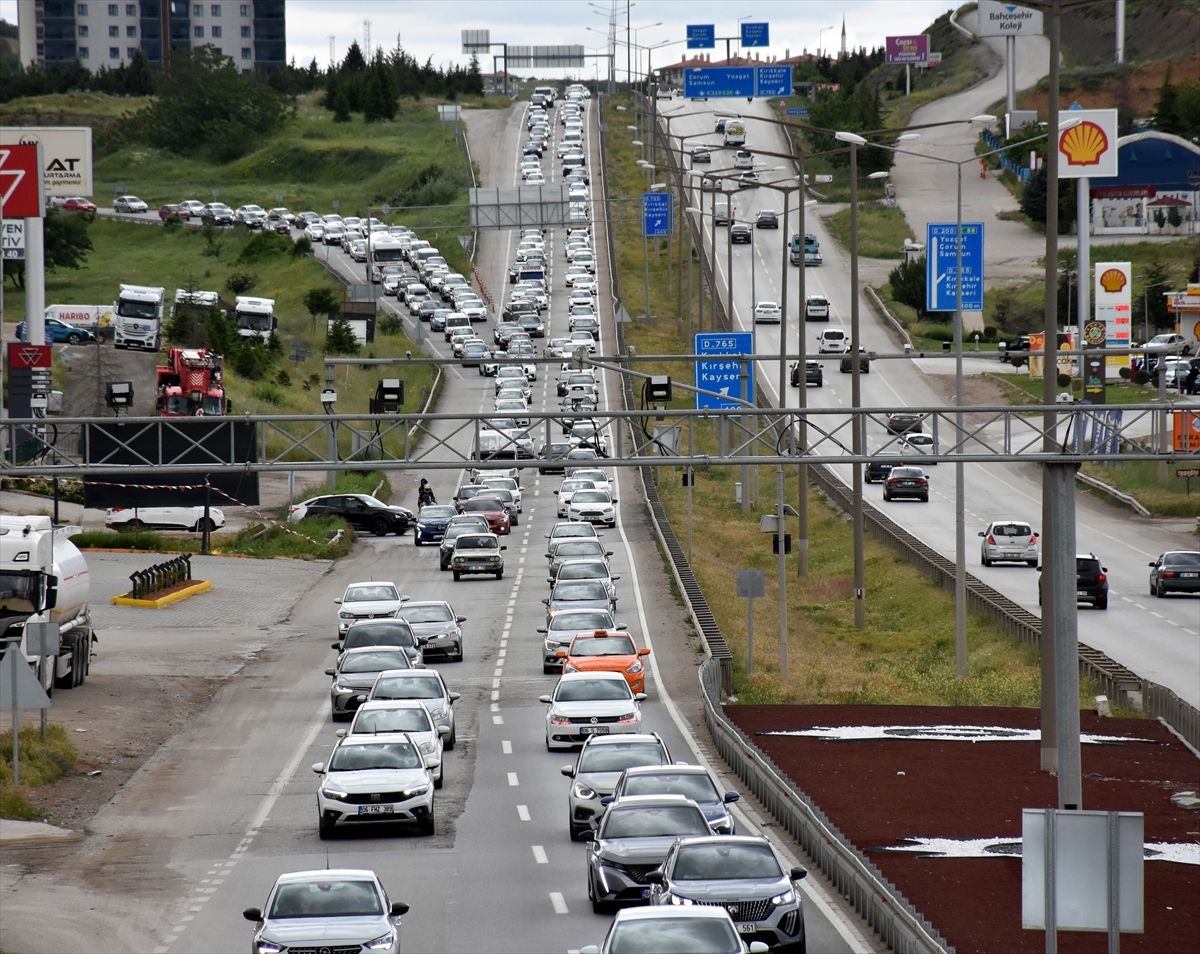 Kırıkkale\'de Dönüş Trafiği Yoğunlaştı