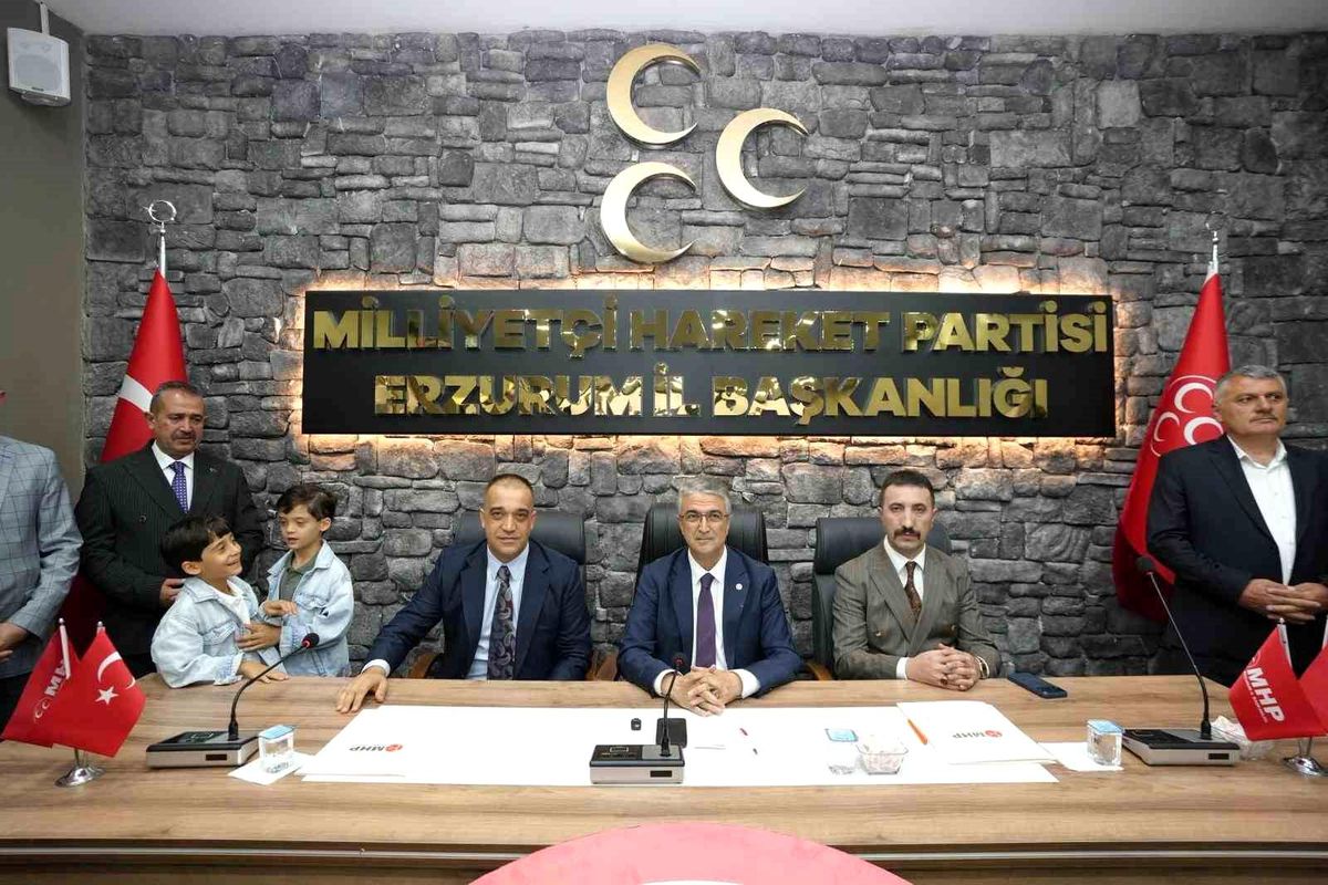 MHP\'de bayramlaşma coşkusu