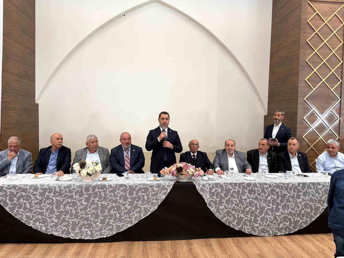 Bozgeyik ailesi geleneksel bayramlaşma programında buluştu
