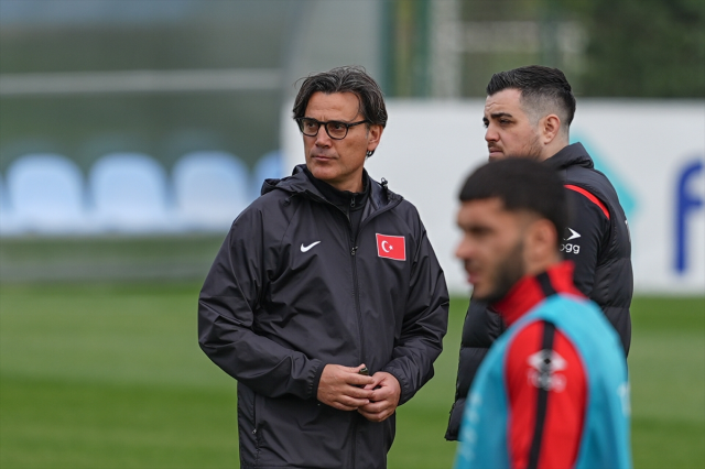 Montella'dan geleceği için açıklama