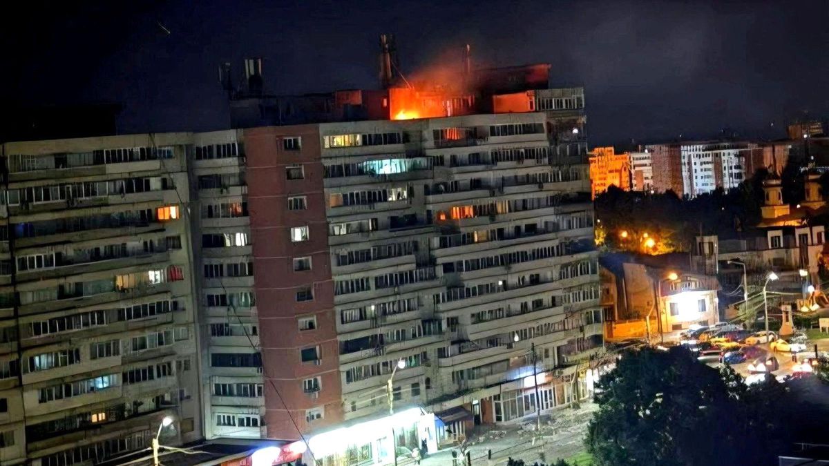 Romanya\'da Rus İHA\'sı Apartmana Çarptı