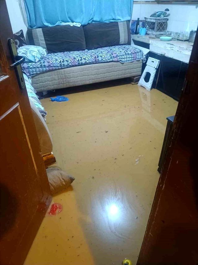 İnegöl'de Sağanak Yağış Hayatı Olumsuz Etkiledi