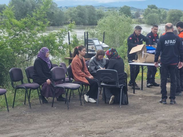 Kelkit Çayı'nda Kaybolan İki Kişi İçin Arama Devam Ediyor